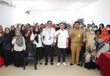 Wakil Wali Kota Batam Amsakar Achmad menghadiri kegiatan Orientasi Pelatihan Teknis bagi Tim Pendampingan Keluarga di Aula Kantor Camat Bengkong, Senin (20/3/2023) siang.