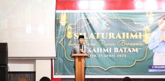Wakil Wali Kota Batam Amsakar Achmad bersilaturahmi bersama Keluarga besar Korps Alumni Himpunan Mahasiswa Islam (KAHmI) Kota Batam dan HmI Kota Batam bersilaturahmi, Selasa (18/4/2023).