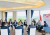 Presiden Joko Widodo (tengah, jas abu-abu) memimpin delegasinya mengadakan pertemuan bilateral dengan PM Inggris, Rishi Sunak, di Hiroshima, Jepang, Sabtu (20/5/2023). (Foto: Biro Pers Setpres)