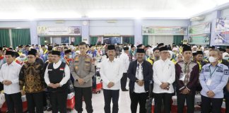 Wali Kota Batam, Muhammad Rudi hadir secara langsung pelepasan keberangkatan Jemaah Calon Haji (JCH) kelompok terbang (kloter) 1 Embarkasi Batam.