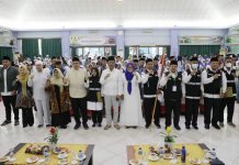 Walikota Batam Muhammad Rudi turut melepas keberangkatan Jamaah Calon Haji (JCH) Kloter 3 Embarkasi Batam yang berasal dari Provinsi Kepulauan Riau di Asrama Haji, Kamis (25/5/2023) pagi.