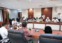 Sekretaris Daerah Kota Batam, Jefridin saat membuka Rapat Koordinasi (Rakor) Peningkatan Dimensi Pengalaman Pada IPAK Di Provinsi Kepulauan Riau (Kepri) di ruang rapat Hang Nadim, Rabu (12/07/2023).
