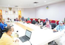 Sekretaris Daerah Kota Batam, Jefridin M. Pd sekaligus Ketua Tim Pembina Kota Sehat Kota Batam memimpin rapat persiapan Verifikasi Penilaian Kota Sehat Tingkat Nasional di Ruang Rapat Sekda lantai II Kantor Walikota, Jumat (14/07/2023).