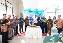 Sekretaris Daerah Kota Batam, Jefridin, M. Pd, menghadiri upacara dalam rangka Peringatan Hari Ulang Tahun (HUT) Badan Penyelenggara Jaminan Sosial (BPJS) Kesehatan ke-55 yang digelar di Kantor BPJS Kesehatan Cabang Batam, Sabtu (15/7/2023).