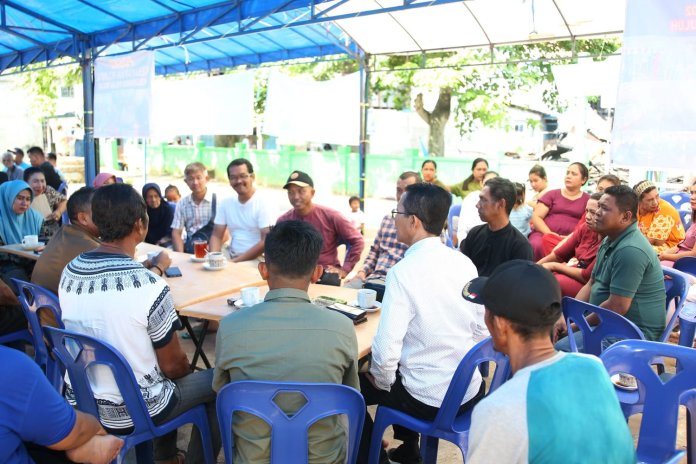 Wakil Wali Kota Batam Amsakar Achmad menemui warga Pulau Buluh, Bulang, Selasa (1/8/2023).