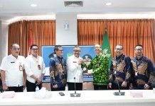 Sekretaris Daerah Kota Batam, Jefridin, M.Pd. menerima Kunjungan Kerja Visitasi Kepemimpinan Nasional Tingkat II Angkatan XIX Lembaga Administrasi Negara (LAN) RI Jatinangor Sumedang Jawa Barat , di Kantor Walikota Batam, Rabu (23/8/2023).