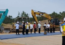 Presiden Joko Widodo memancangkan tiang pertama (groundbreaking) pembangunan Rumah Sakit (RS) Abdi Waluyo Nusantara, Jumat (22/9/2023).