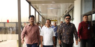 Kepala Badan Pengusahaan (BP) Batam Muhammad Rudi kembali menyambut langsung kunjungan kerja Menteri Investasi/BKPM Bahlil Lahadalia beserta rombongan di Bandara Hang nadim Batam pada Minggu, (17/9/2023) siang.