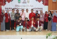 Wakil Wali Kota Batam, Amsakar Achmad memenuhi undangan PC Ikatan Mahasiswa Muhammadiyah (IMM) Kota Batam untuk menjadi pemateri perihal kepemimpinan pada Darul Arqam Madya (DAM) Nasional yang ditaja ortom Muhammadiyah tersebut di Aula Dinas Kepemudaan dan Olahraga(Dispora) Batam, Jumat (6/10/2023) sore.