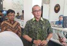 Ketua KPU RI Hasyim Asy'ari saat melakukan wawancara dengan awak media, di Jakarta. Ia mengimbau, parpol peserta Pemilu 2024 untuk tidak 'nyolong' start kampanye bacapres/bacawapres. (Foto: RRI/Dedi Hidayat)
