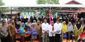 Wali Kota Batam, Muhammad Rudi mengunjungi Pulau Pecong di Kecamatan Belakangpadang.