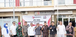 Badan Pengawas Pemilu (Bawaslu) Kota Batam menggelar Apel Siaga Pengawasan Pemilu Tahun 2024 di Kantor Bawaslu, Selasa (28/11/2023).